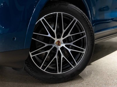 2025 Porsche Cayenne Base