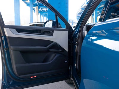 2025 Porsche Cayenne Base