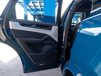 2025 Porsche Cayenne Base