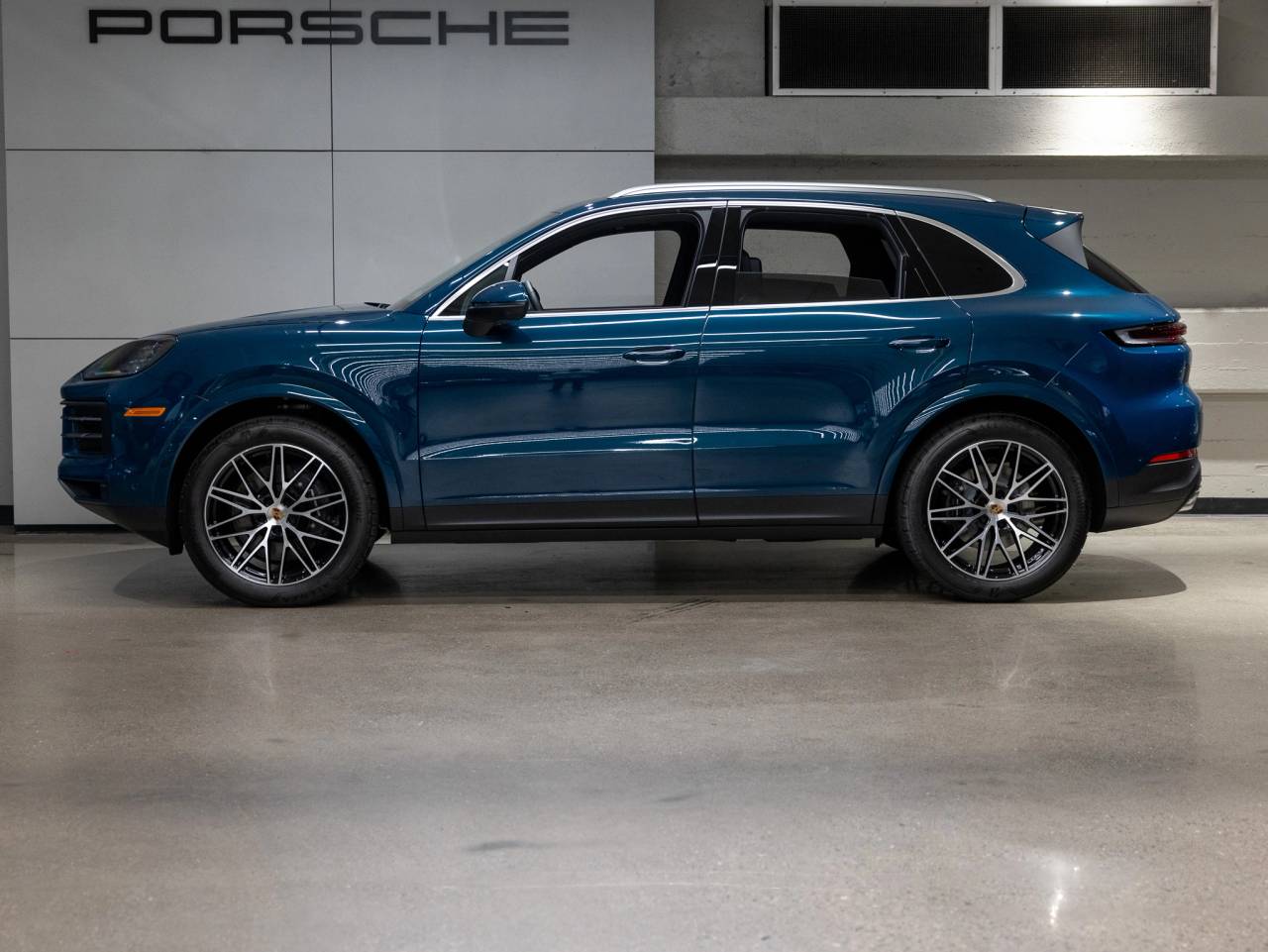2025 Porsche Cayenne Base