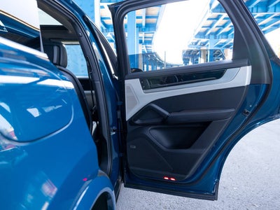 2025 Porsche Cayenne Base