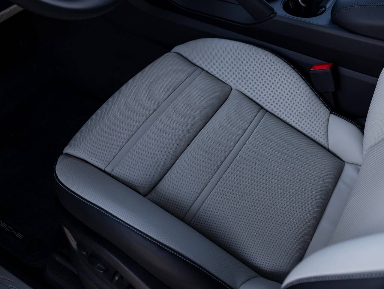 2025 Porsche Cayenne Base