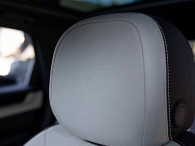 2025 Porsche Cayenne Base