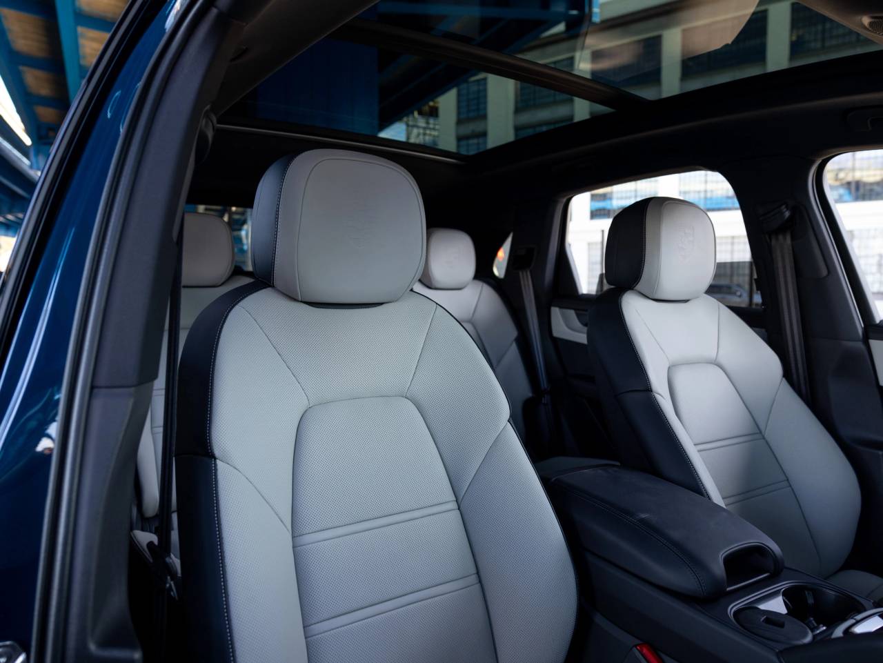 2025 Porsche Cayenne Base