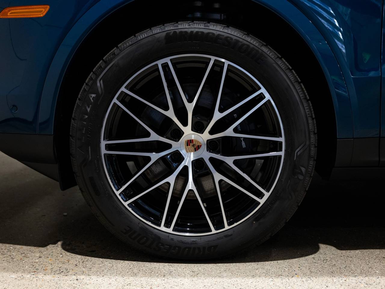 2025 Porsche Cayenne Base