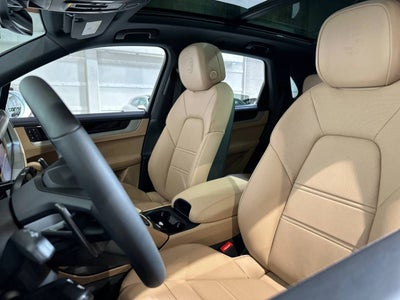 2025 Porsche Cayenne Base
