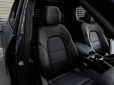 2025 Porsche Cayenne Base