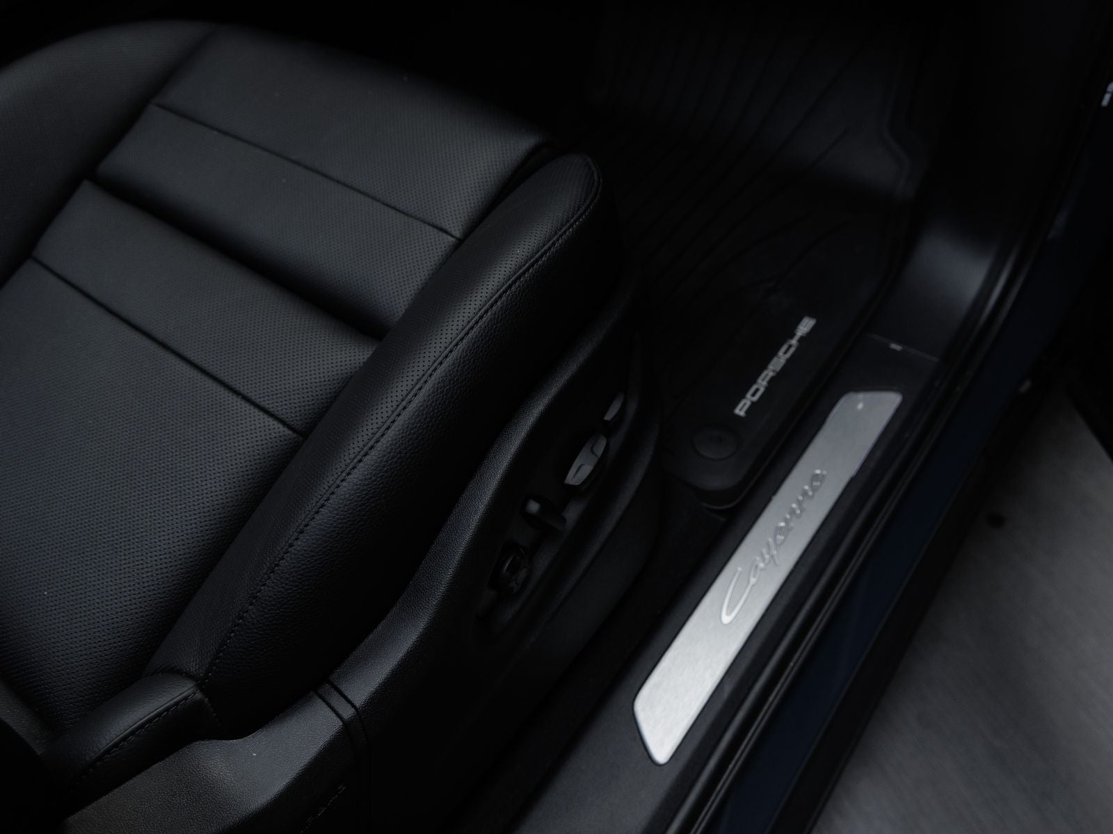 2025 Porsche Cayenne Base