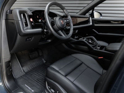 2025 Porsche Cayenne Base