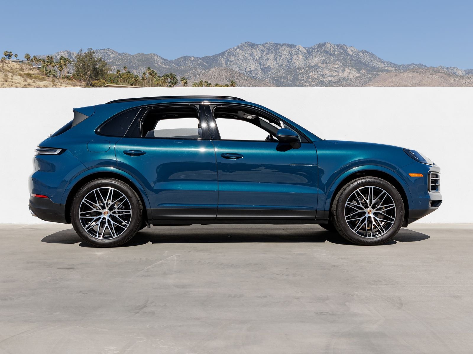 2025 Porsche Cayenne Base