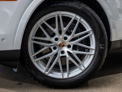 2025 Porsche Cayenne Base