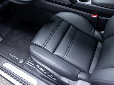 2025 Porsche Cayenne Base