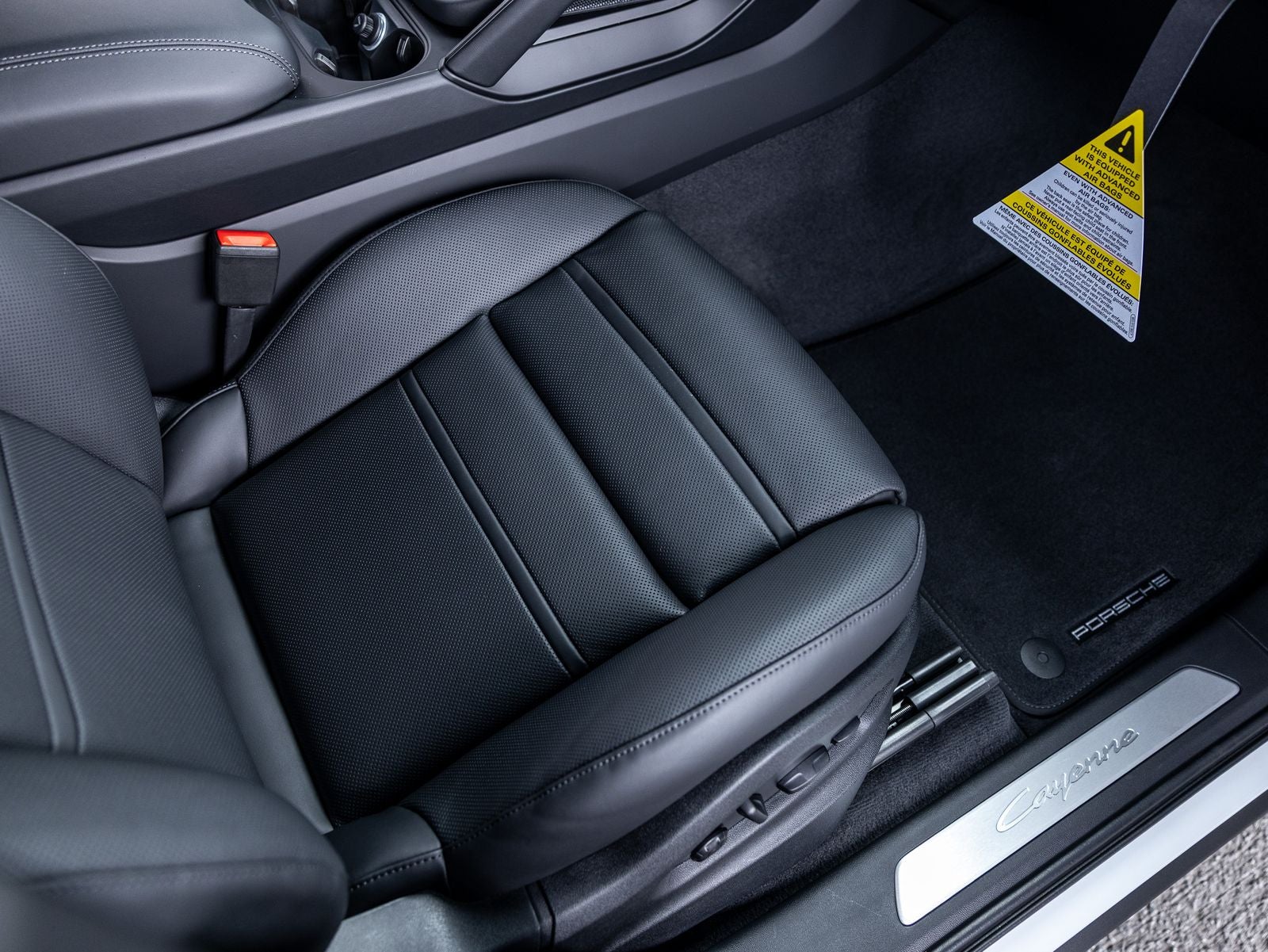 2025 Porsche Cayenne Base