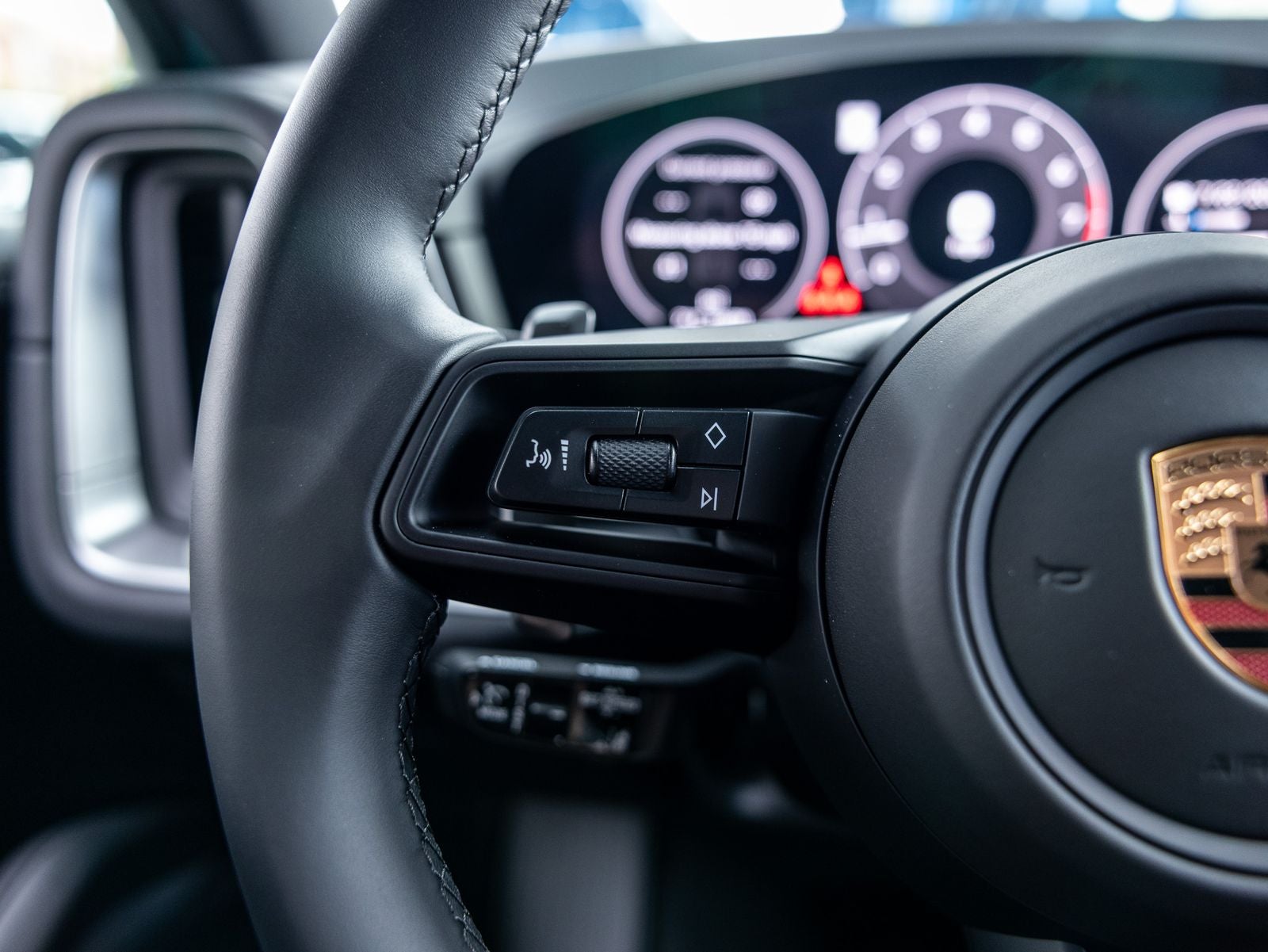 2025 Porsche Cayenne Base