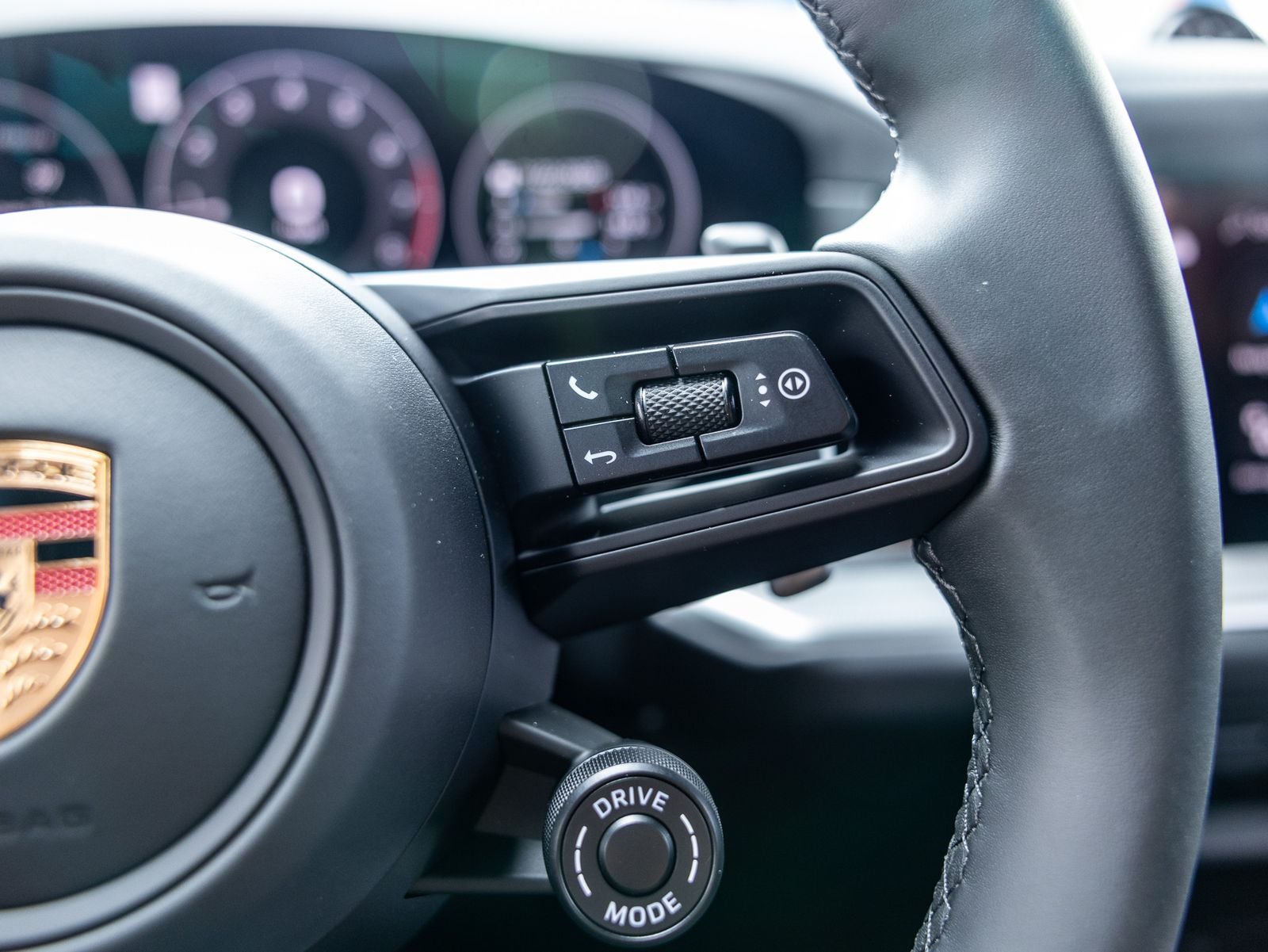 2025 Porsche Cayenne Base