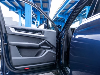 2025 Porsche Cayenne Base