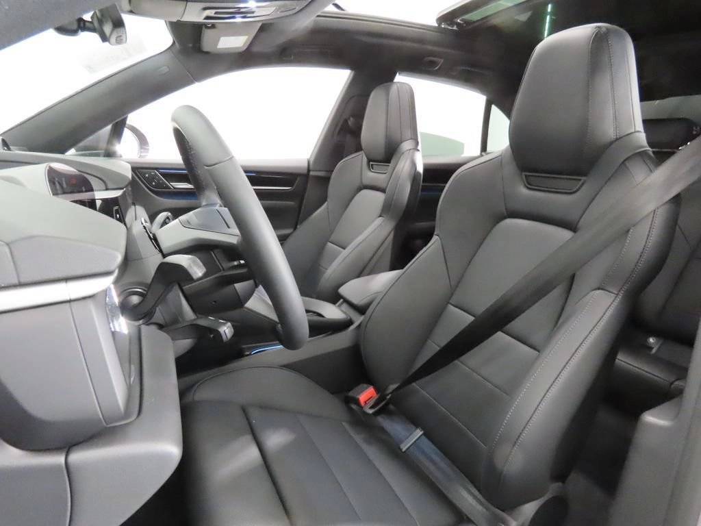 2026 Porsche Macan Macan 4 Electric