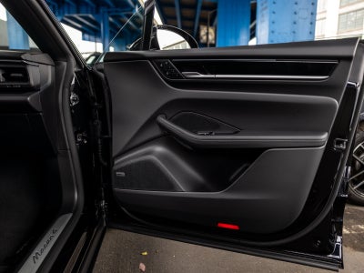 2026 Porsche Macan Macan 4 Electric