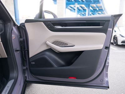 2026 Porsche Macan 4 Electric