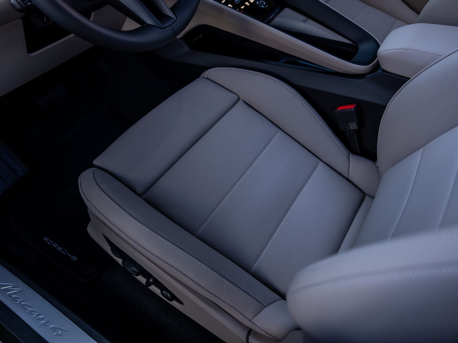 2026 Porsche Macan Macan 4 Electric