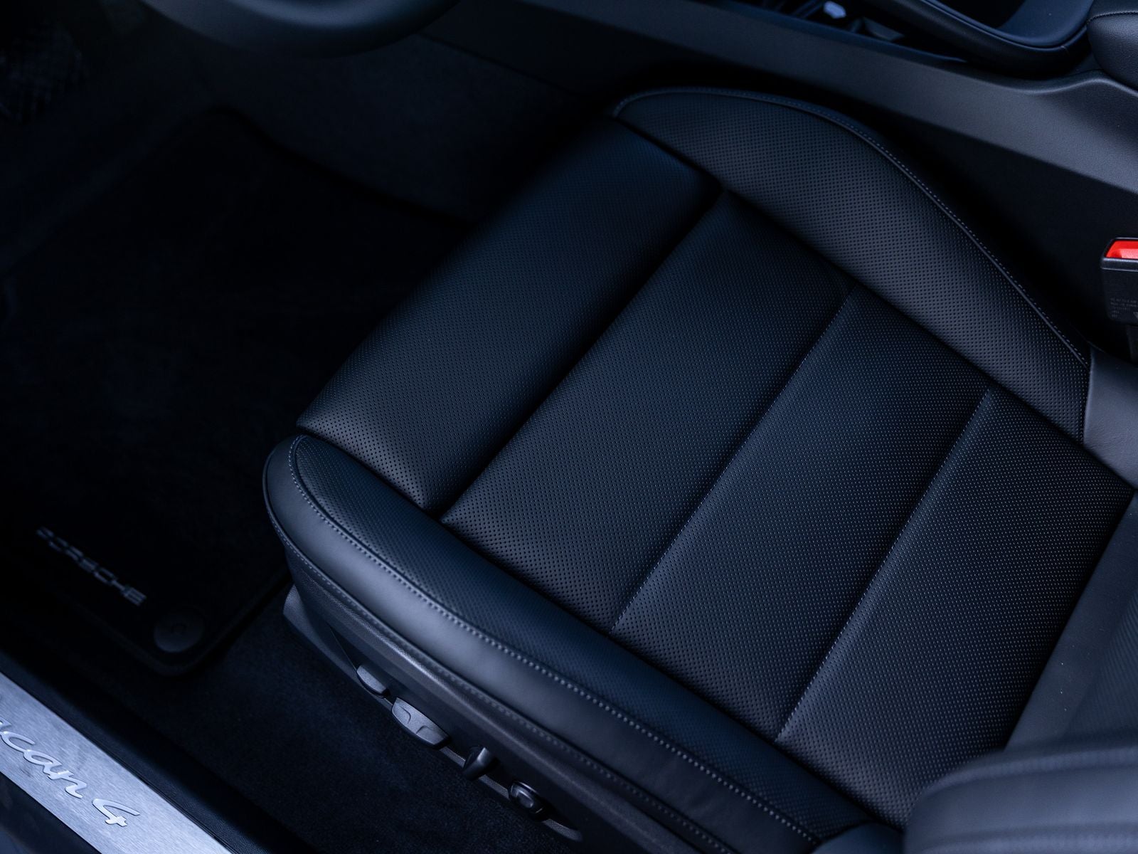 2026 Porsche Macan 4 Electric