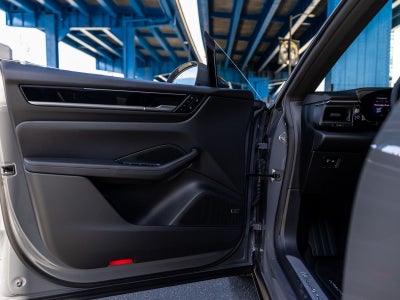 2026 Porsche Macan 4 Electric