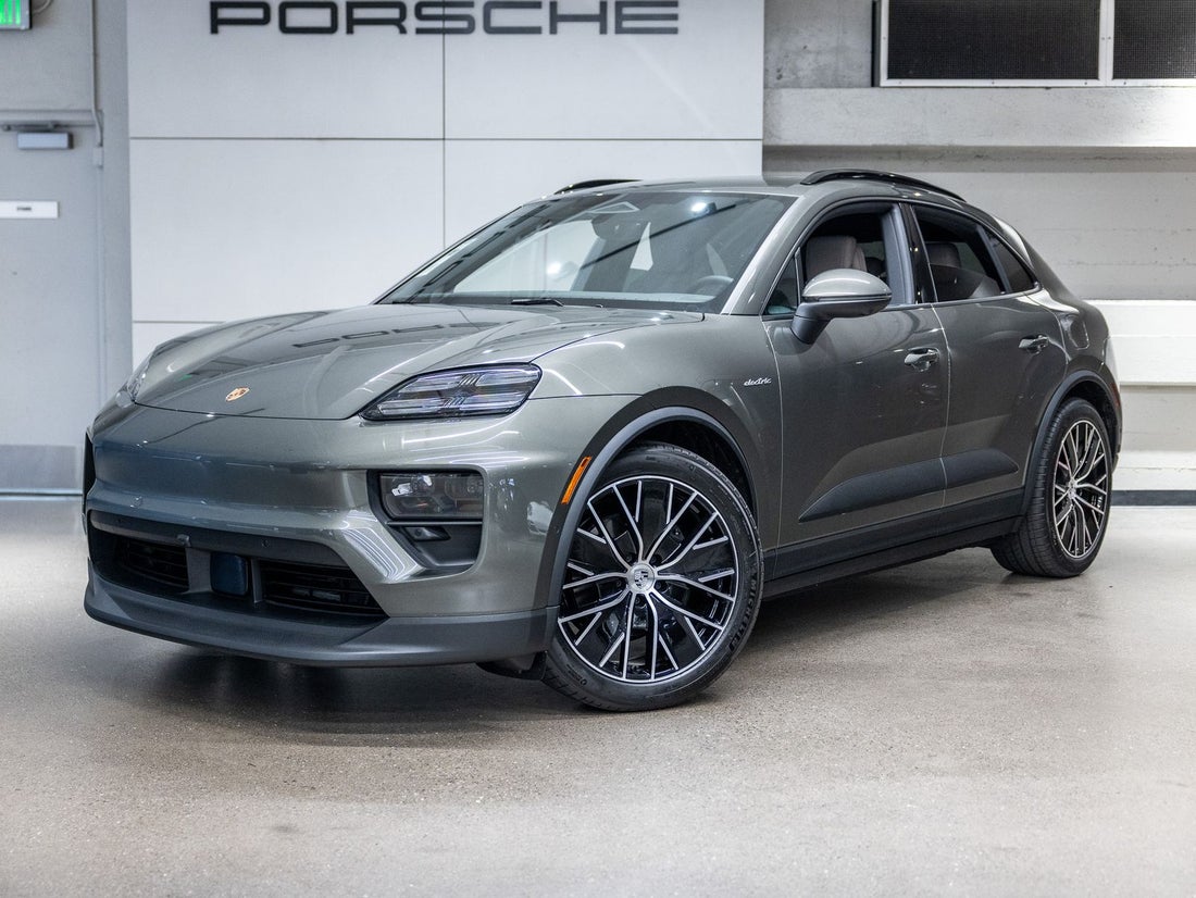2026 Porsche Macan 4 Electric — photo 1 of 58
