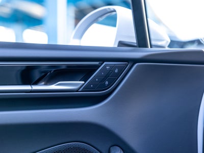 2026 Porsche Macan 4 Electric