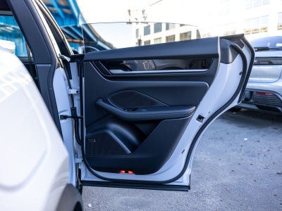 2026 Porsche Macan 4 Electric