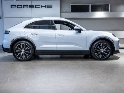 2026 Porsche Macan 4 Electric