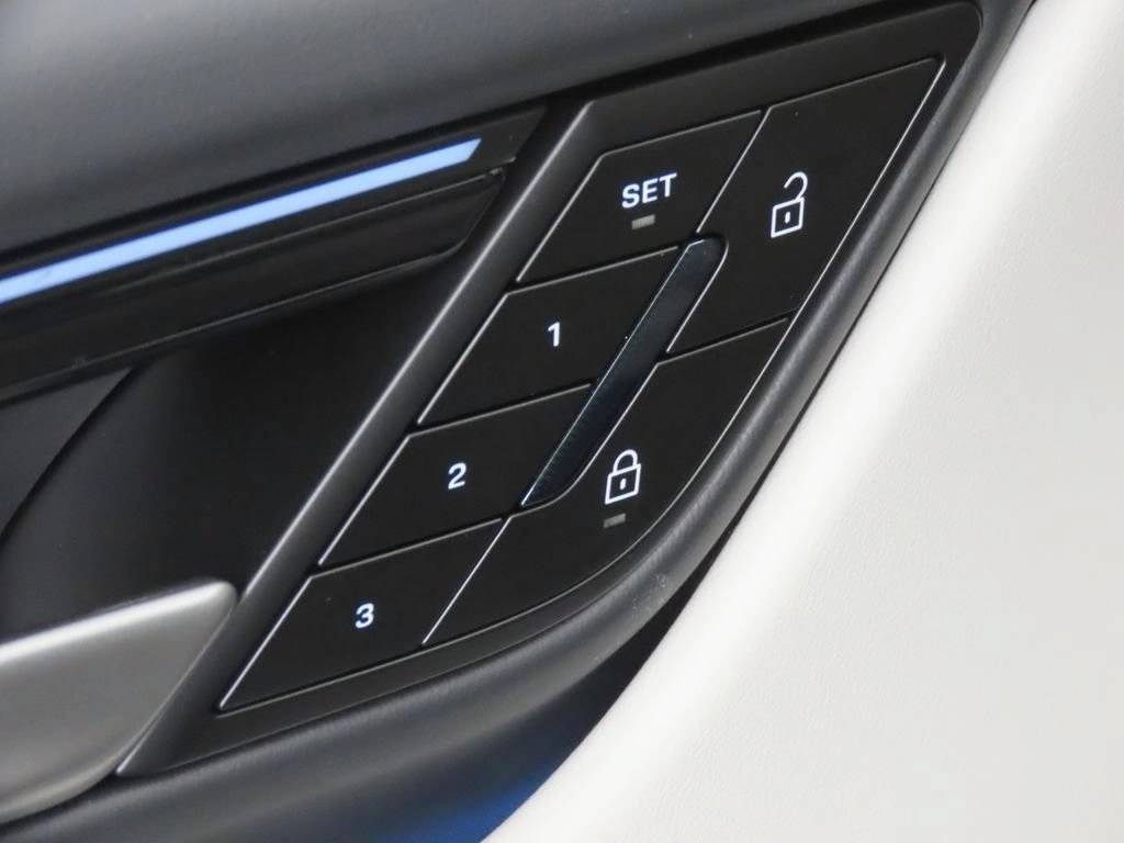 2026 Porsche Macan Macan 4 Electric