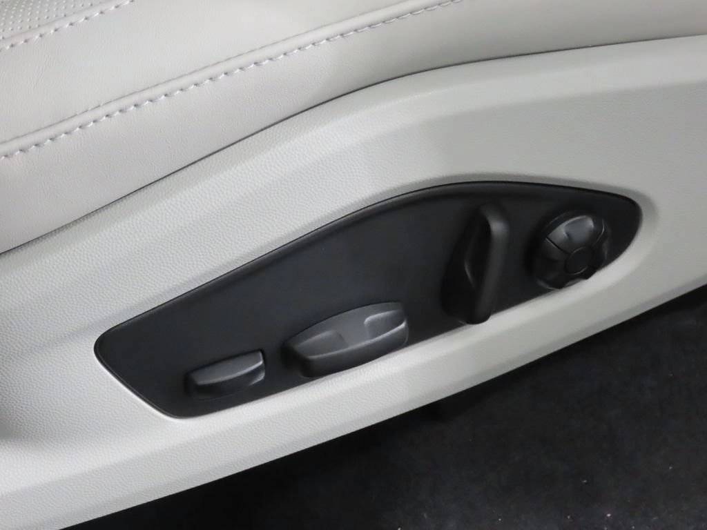 2026 Porsche Macan Macan 4 Electric