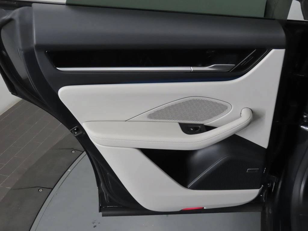2026 Porsche Macan Macan 4 Electric