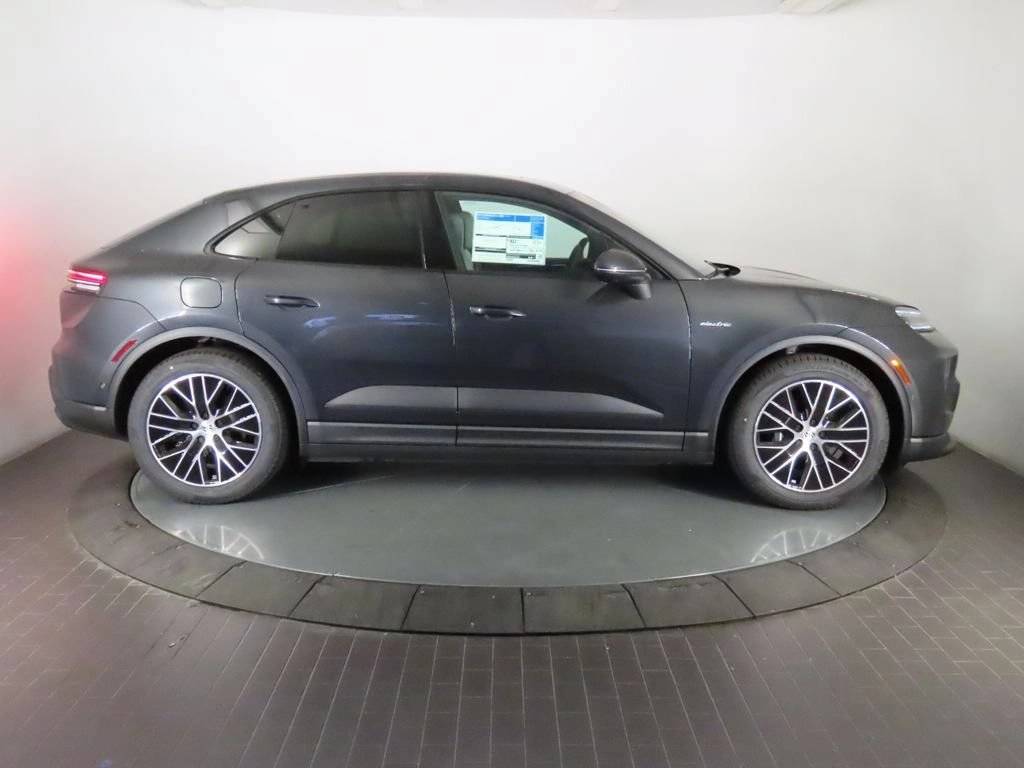 2026 Porsche Macan Macan 4 Electric
