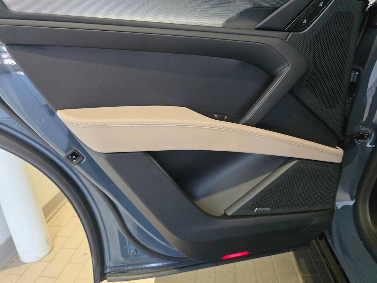 2026 Porsche Cayenne Cayenne S Electric