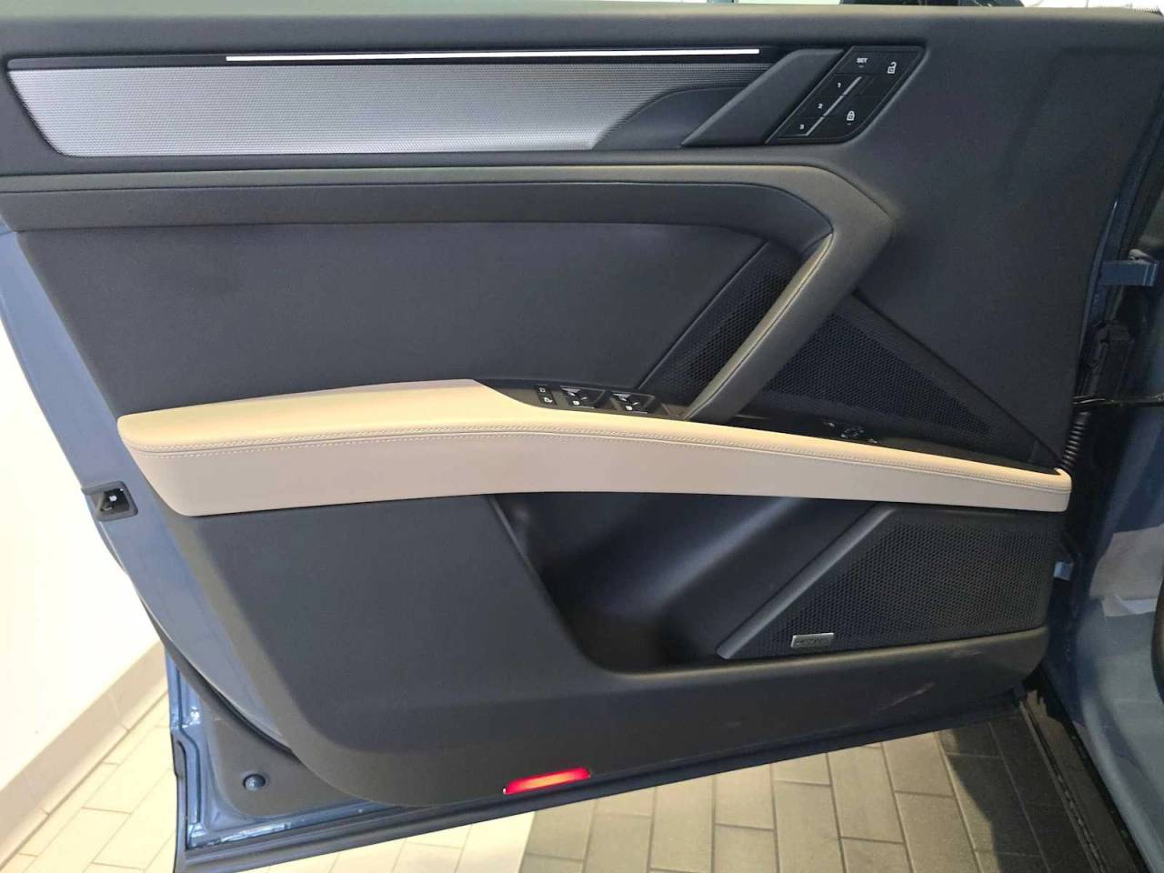 2026 Porsche Cayenne Cayenne S Electric