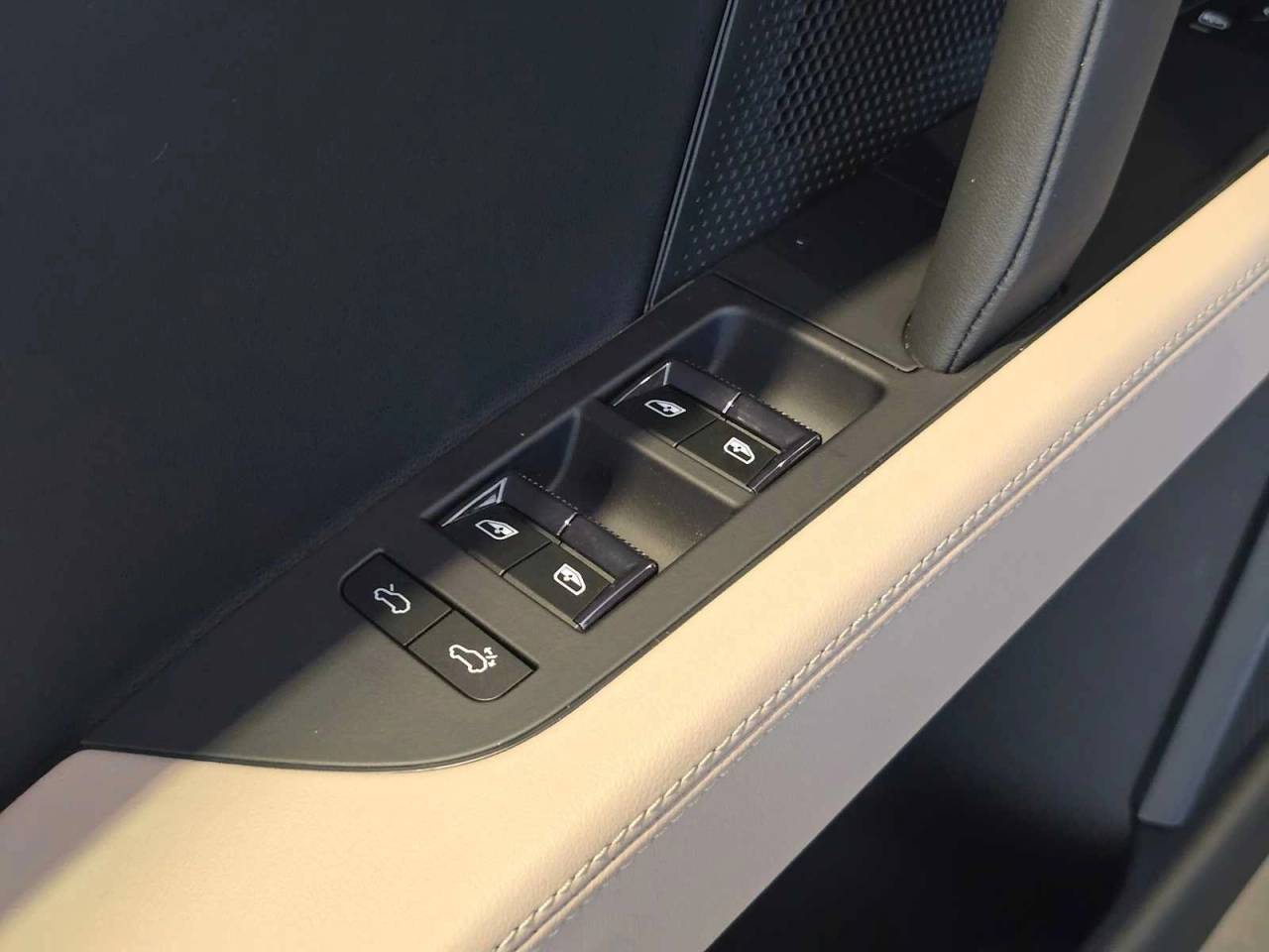 2026 Porsche Cayenne Cayenne S Electric