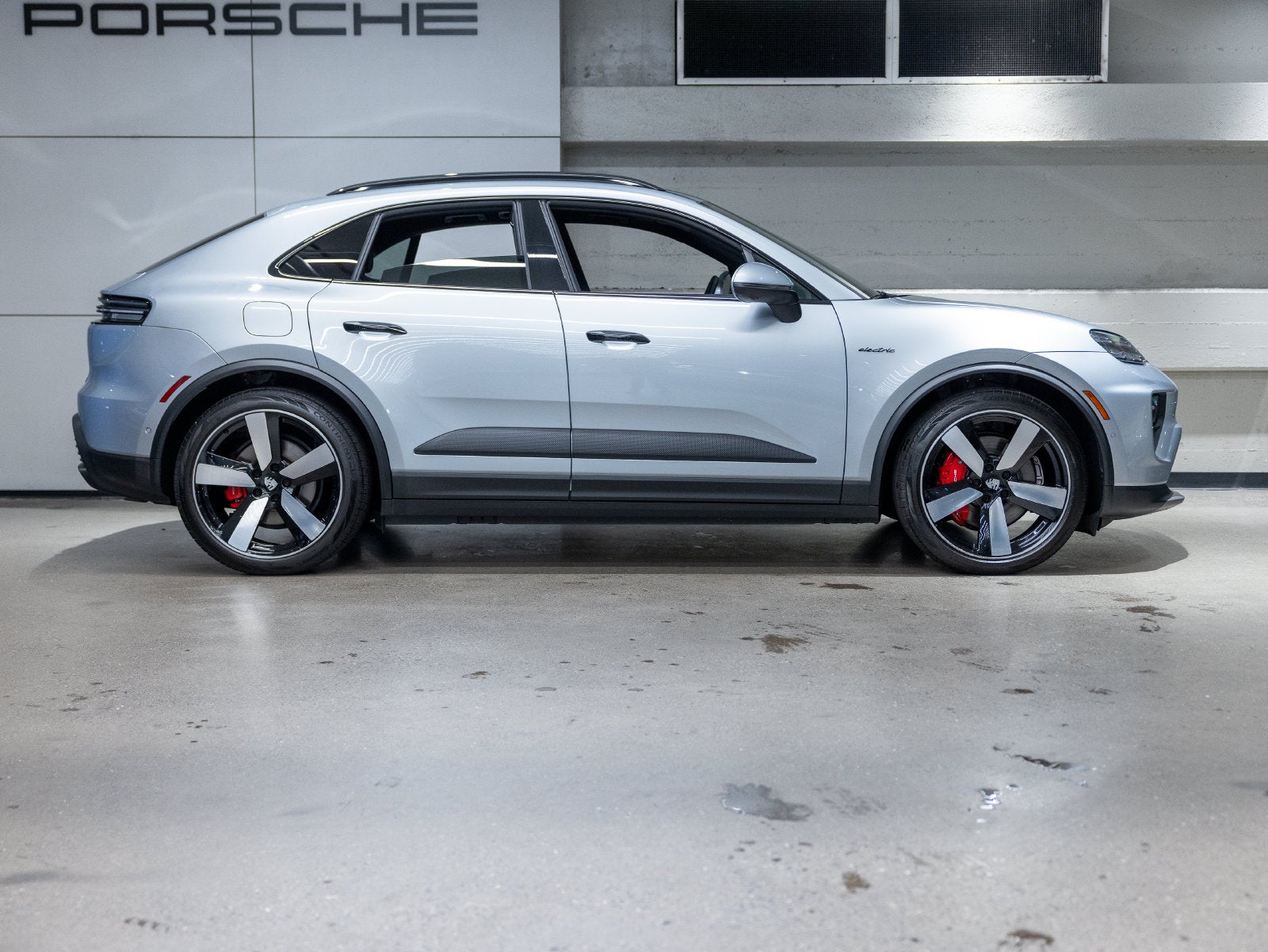 2025 Porsche Macan Macan 4S Electric
