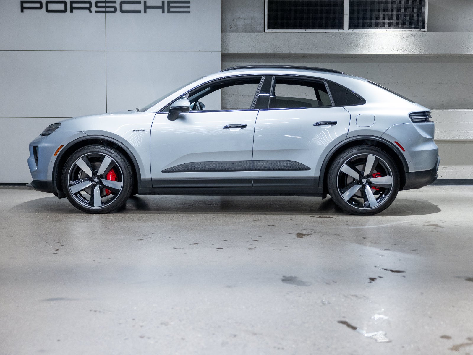 2025 Porsche Macan Macan 4S Electric