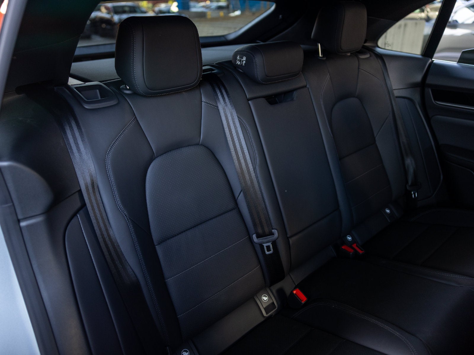 2025 Porsche Macan Macan 4S Electric