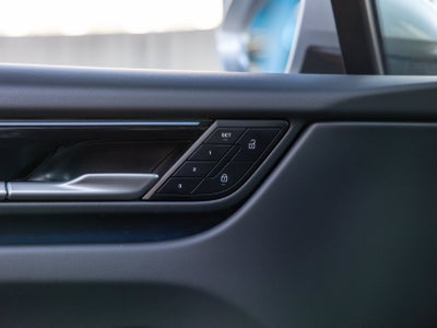 2025 Porsche Macan Macan 4S Electric