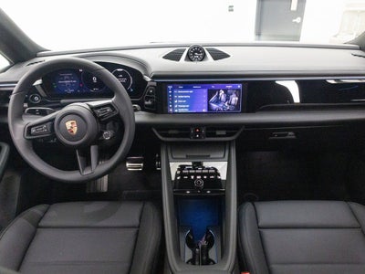 2025 Porsche Macan 4S Electric