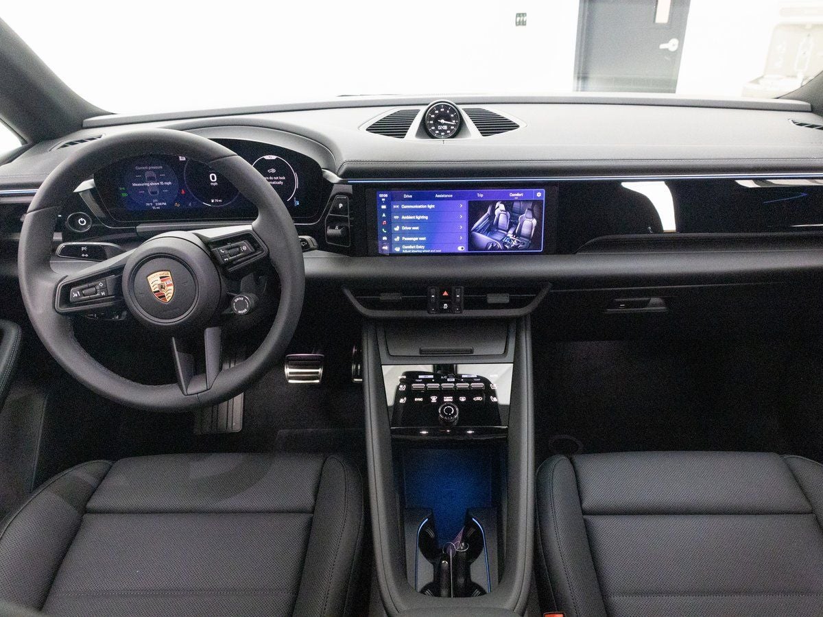 2025 Porsche Macan 4S Electric