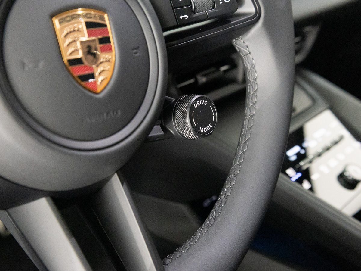 2025 Porsche Macan 4S Electric