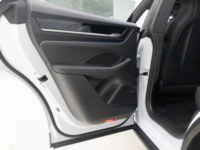 2025 Porsche Macan 4S Electric
