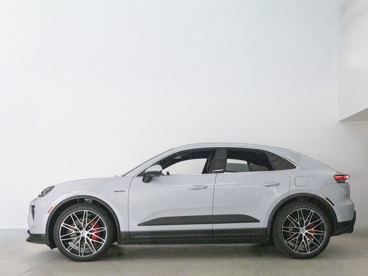 2025 Porsche Macan 4S Electric