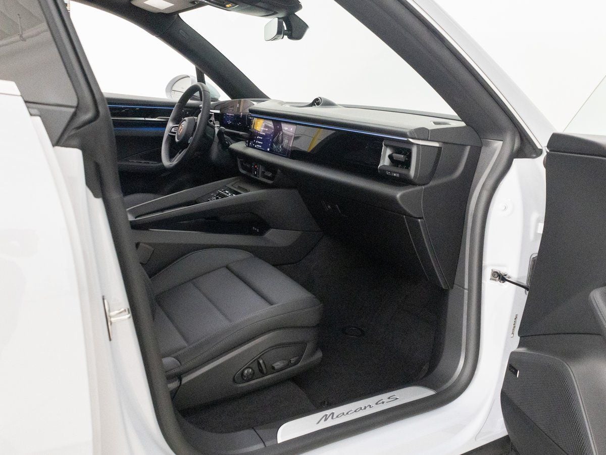 2025 Porsche Macan 4S Electric