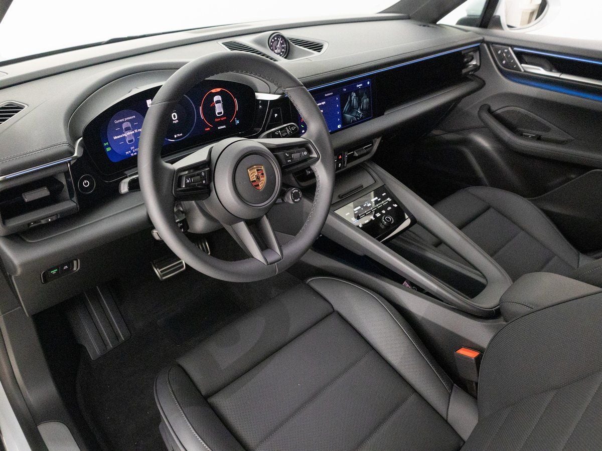 2025 Porsche Macan 4S Electric