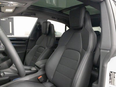 2025 Porsche Macan 4S Electric