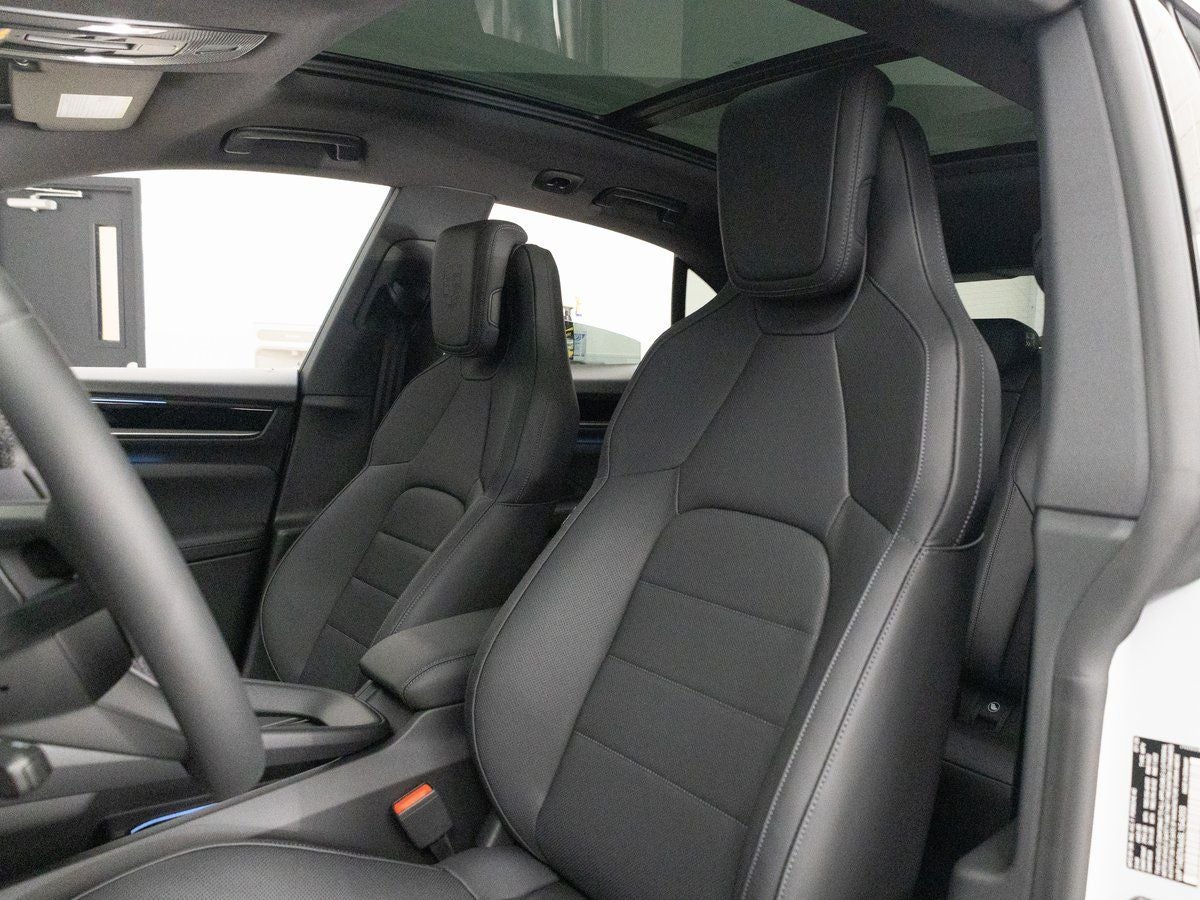 2025 Porsche Macan 4S Electric